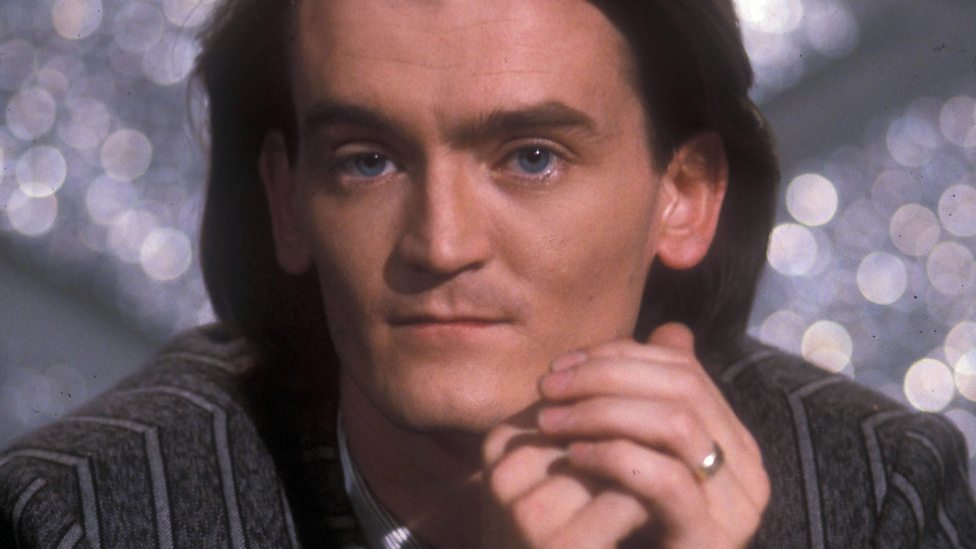 Exploring Feargal Sharkey’s Net Worth and Career Earnings